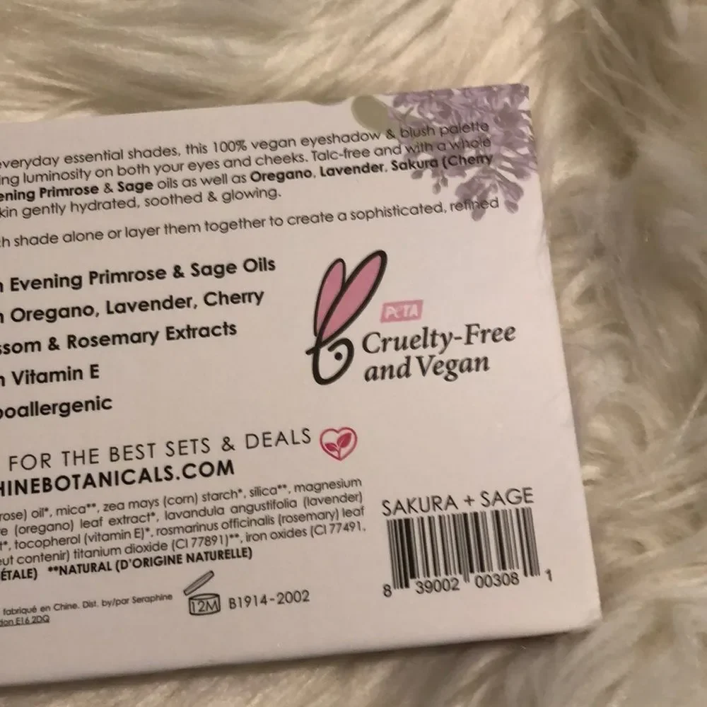 Seraphine Botanicals 6 Eyeshadows and 2 Blushs Palette New in Box